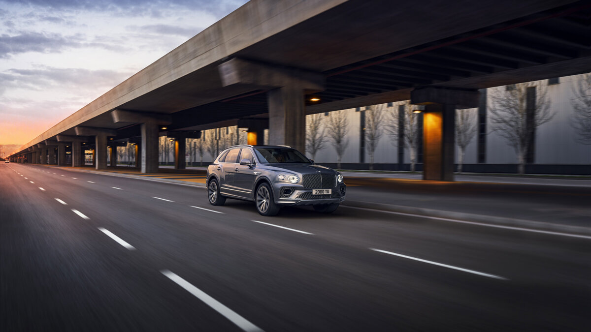 Simon Puschmann shoots alongside the TVC for Bentley, Bentayga 2. - CRXSS