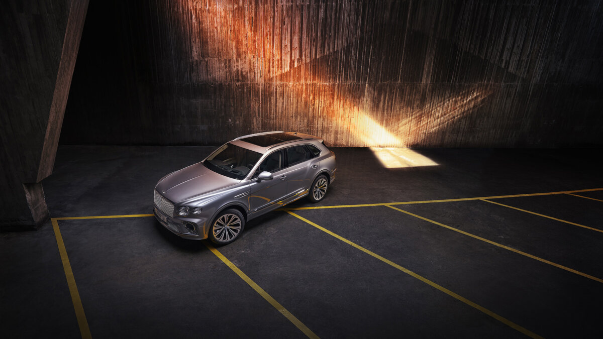 Simon Puschmann shoots alongside the TVC for Bentley, Bentayga 2. - CRXSS