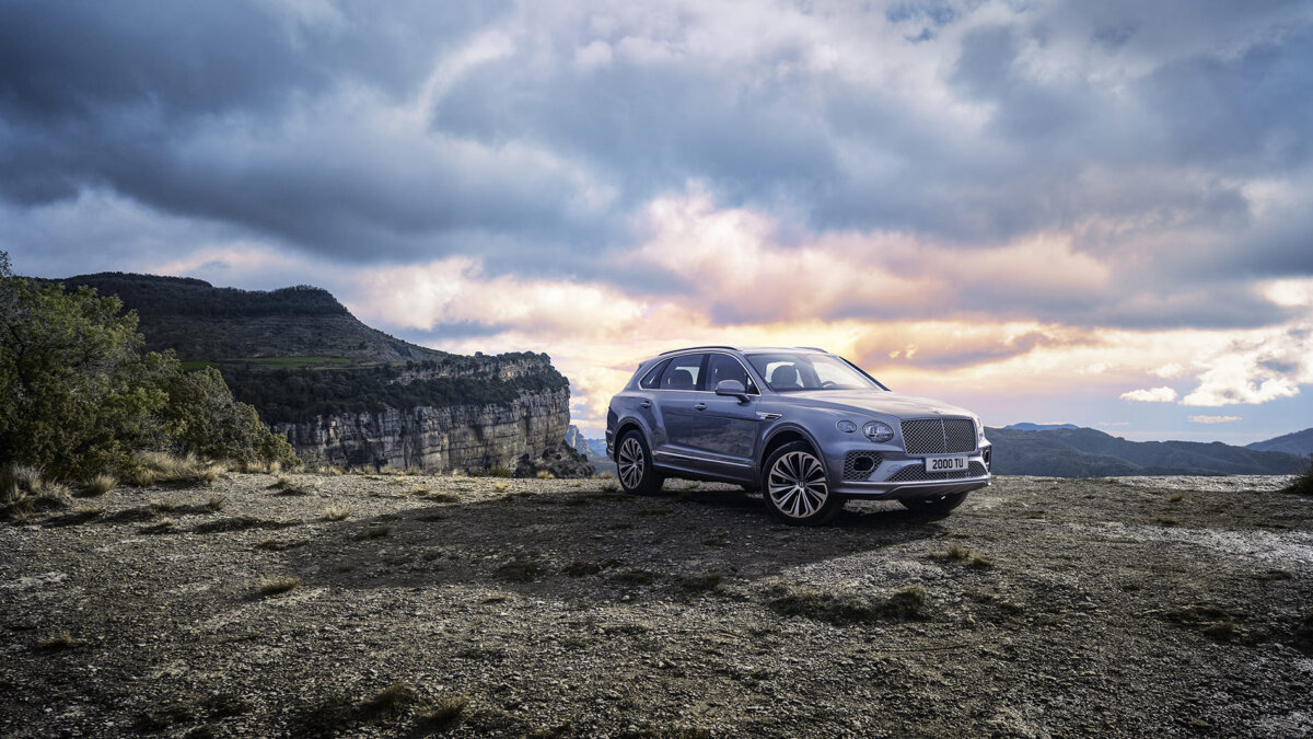 Simon Puschmann shoots alongside the TVC for Bentley, Bentayga 2. - CRXSS