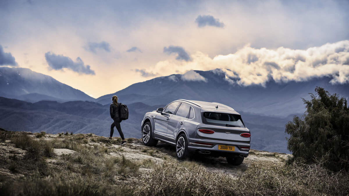 Simon Puschmann shoots alongside the TVC for Bentley, Bentayga 2. - CRXSS