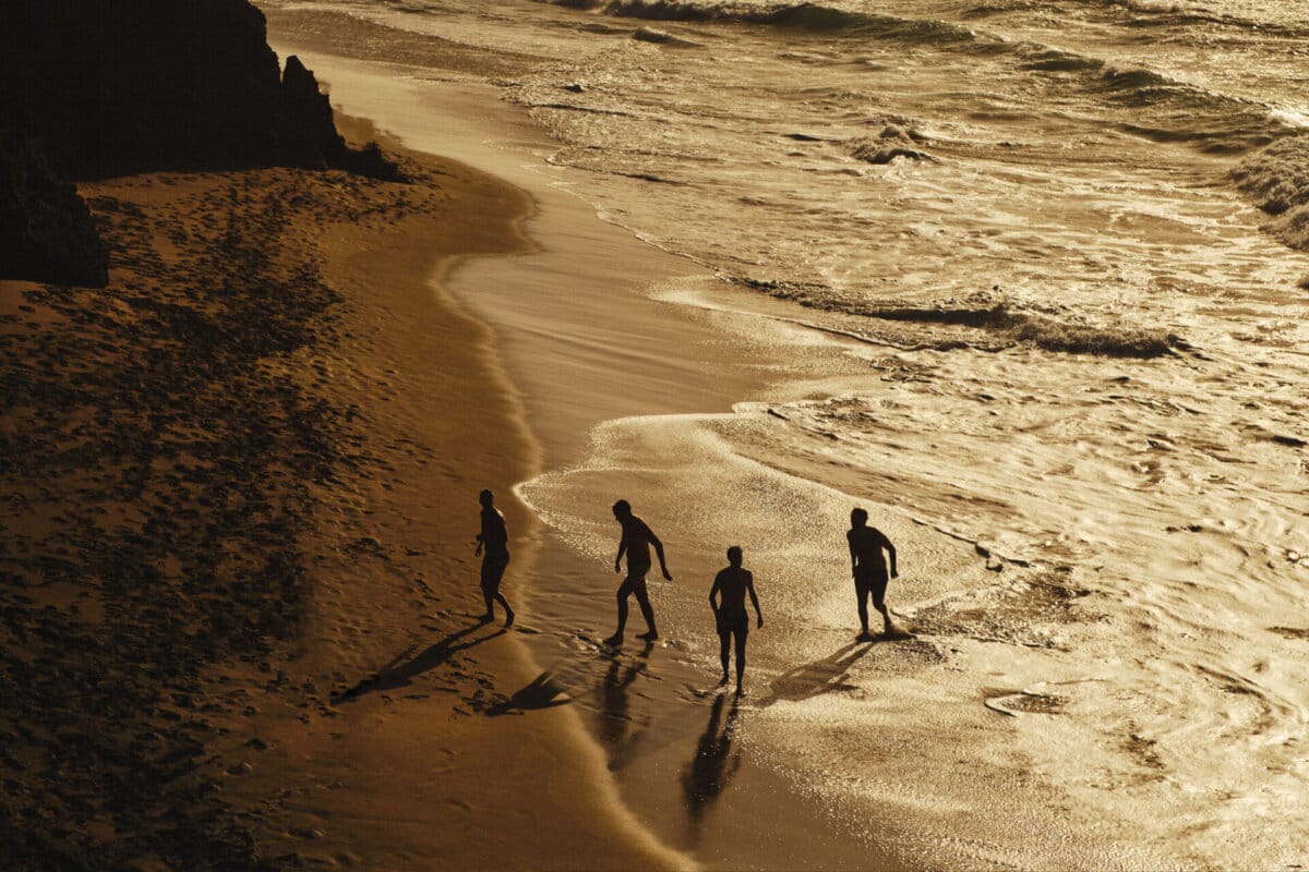 Islas de Luz by Tom Farmer. - CRXSS