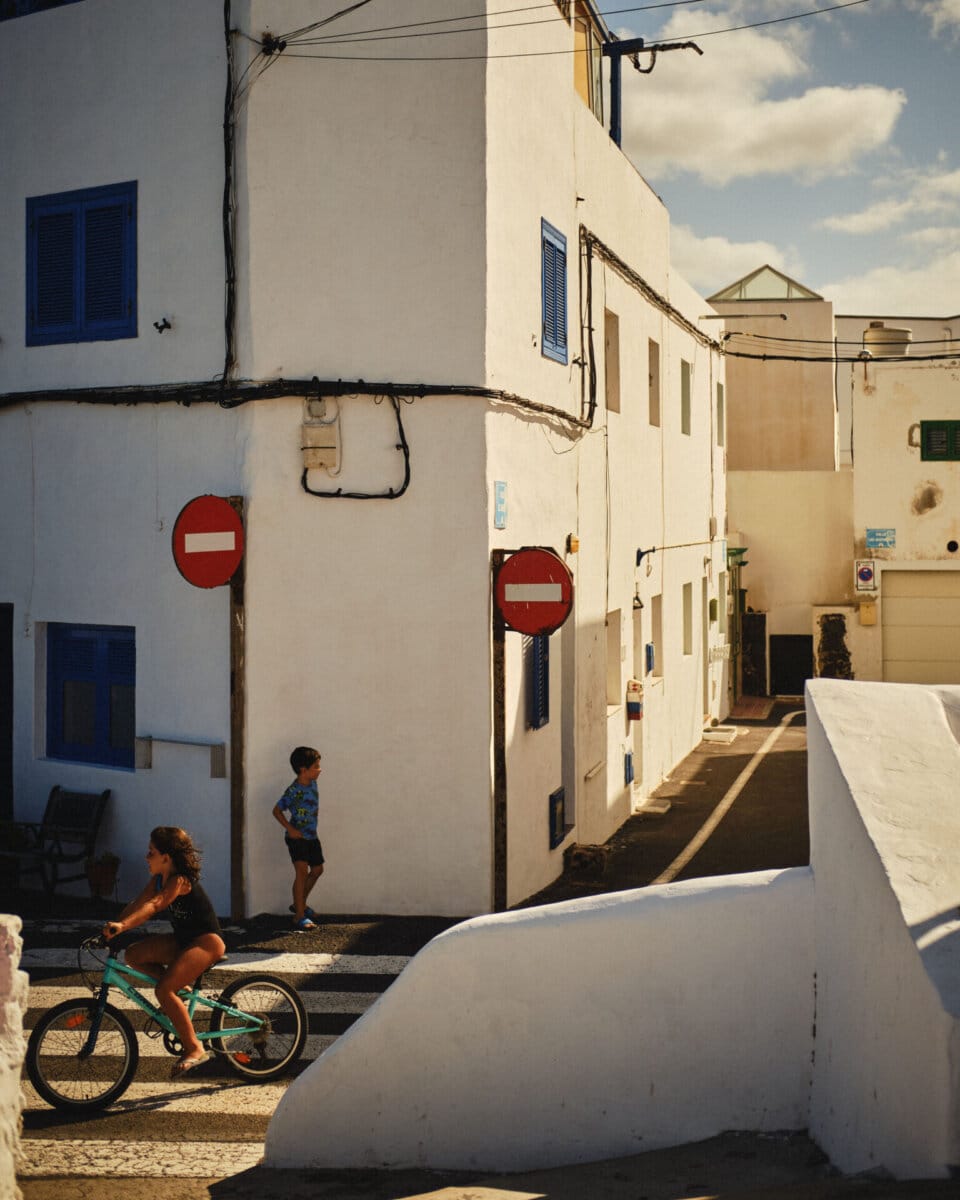 Islas de Luz by Tom Farmer. - CRXSS